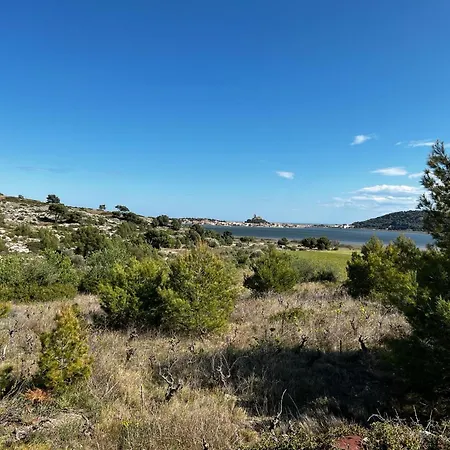 5/6 Couchages Avec Piscine, Terrasse Et Proche - - Fr-1-784-33 Gruissan